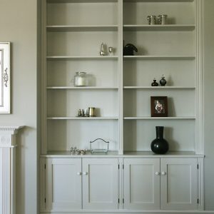 Jali made-to-measure Alcove Dresser