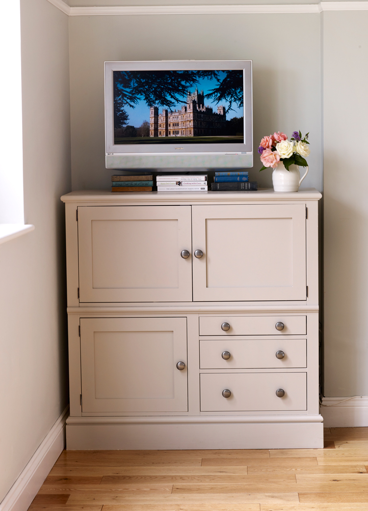 Jali bespoke cupboard with doors and drawers