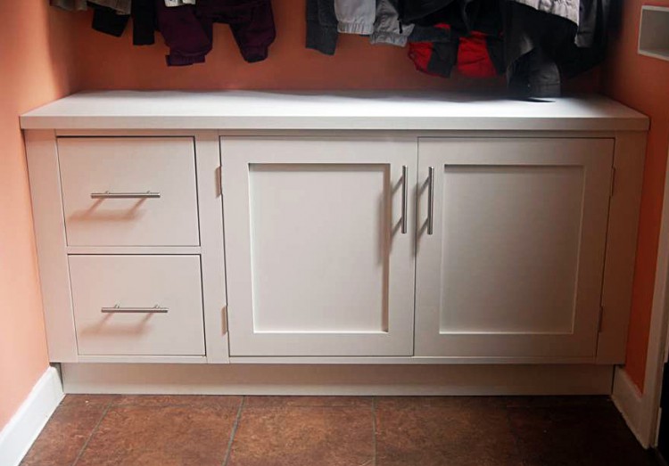 Jali combination unit with cupboard doors and drawers