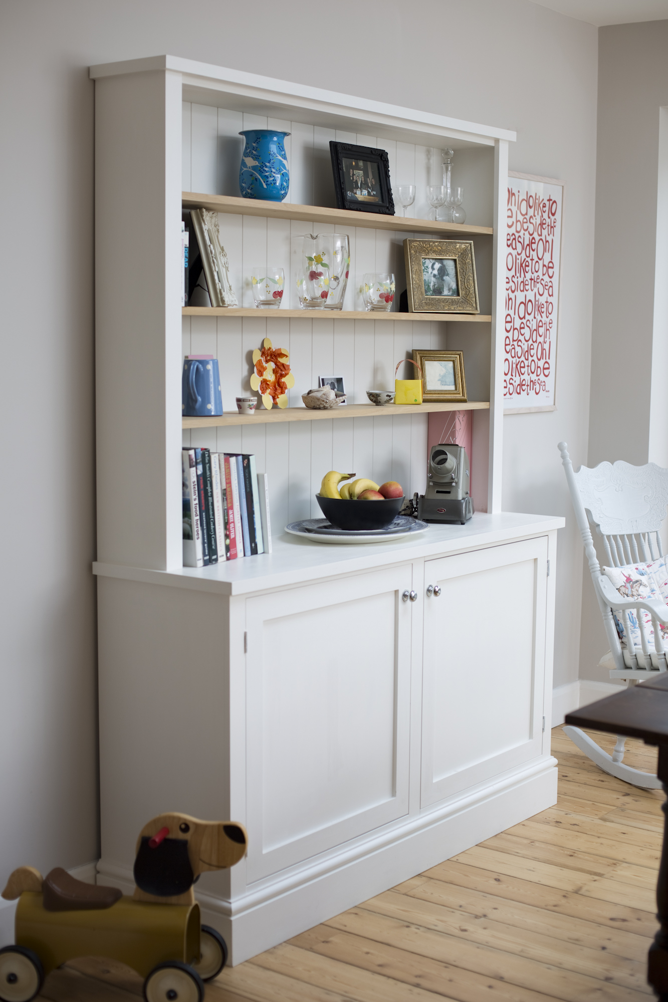White Dresser With Oak Shelving - Jali Gallery
